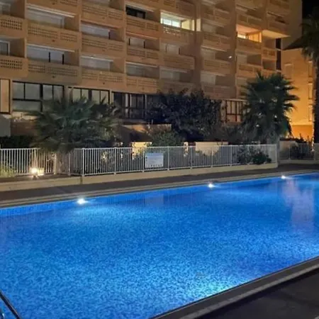 Appartement With Pool On The Seafront *